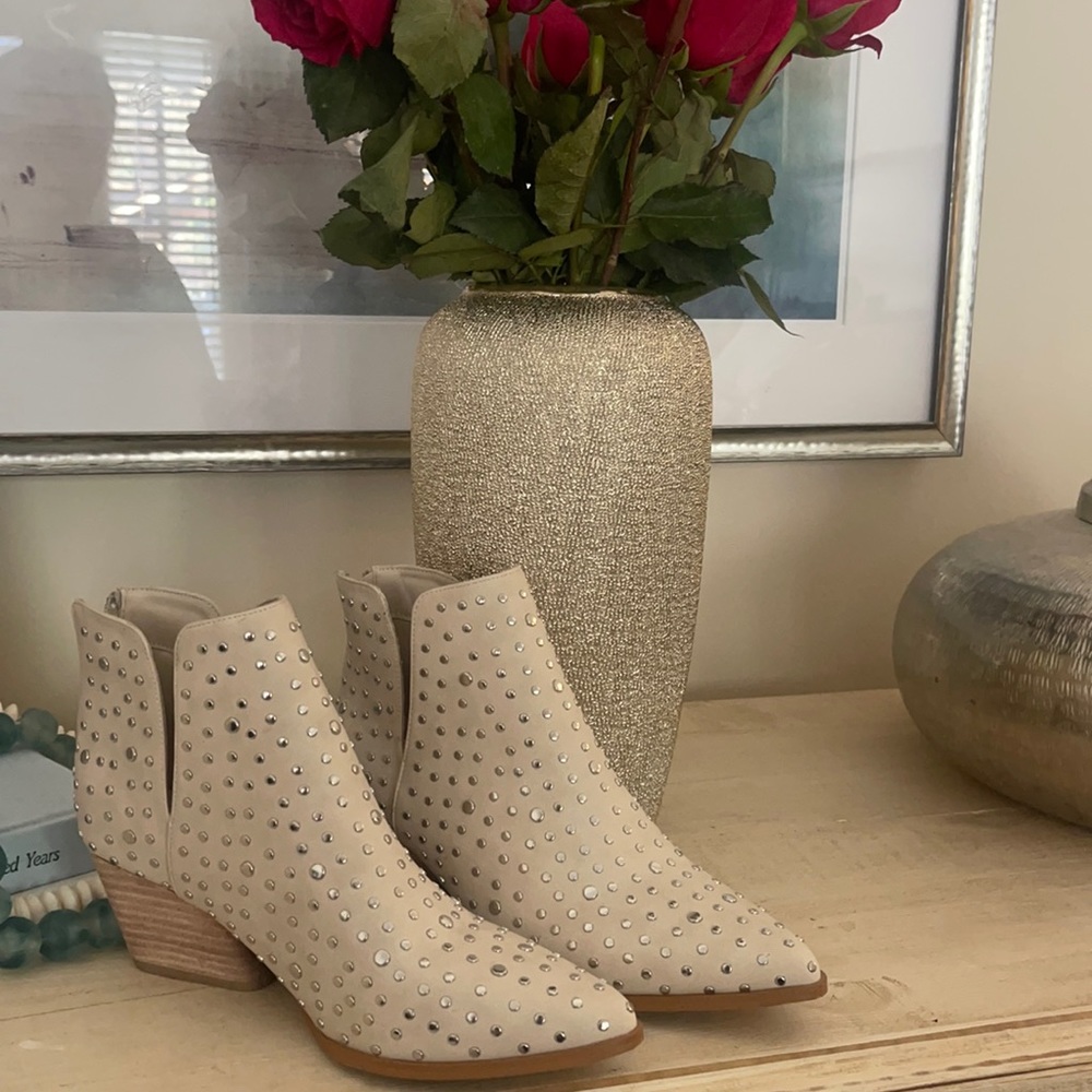 Shu shop studded botties